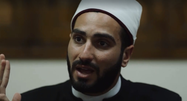 محمد الشرنوبي في مشهد من فاتن أمل حربي