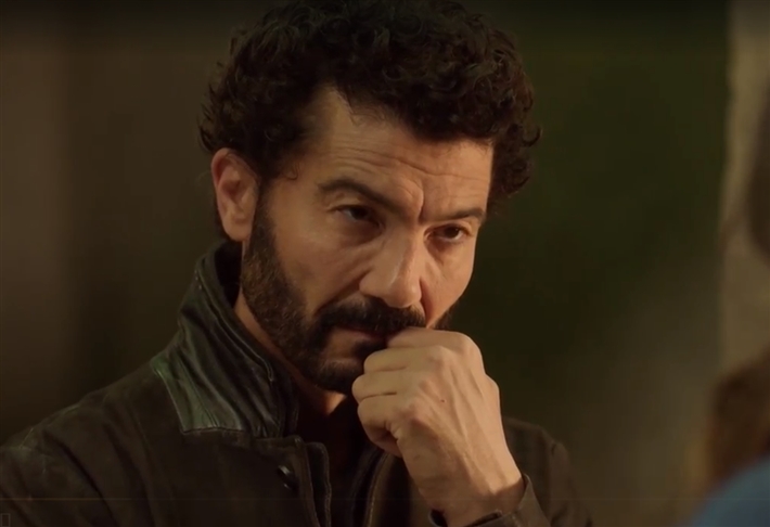 خالد النبوي في لقطة من مسلسل راجعين يا هوى