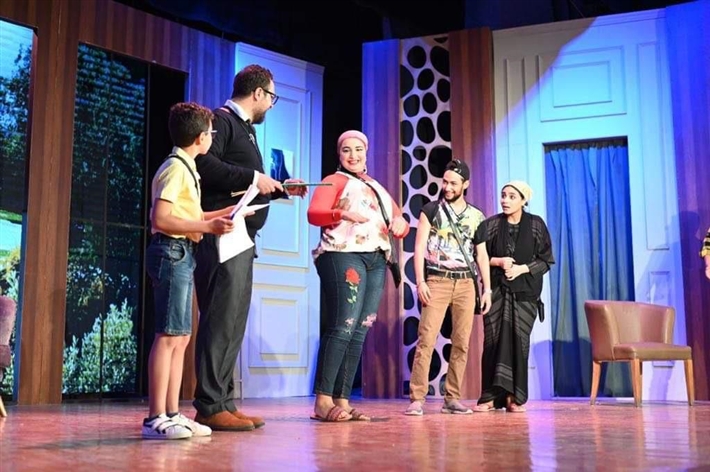 مسرحية البقية في حياته