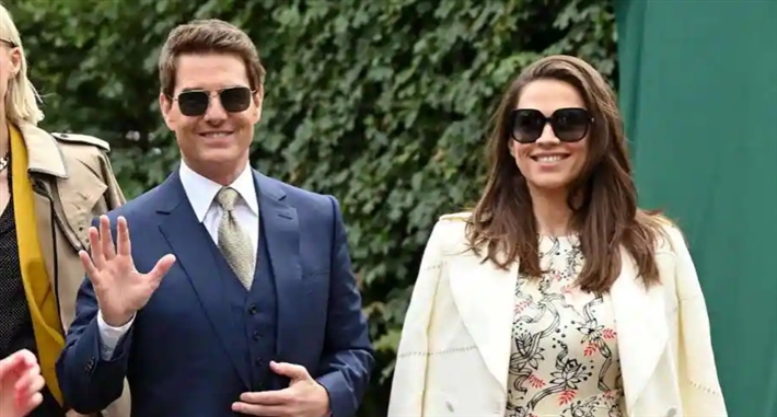 توم كروز وهايلي أتويل