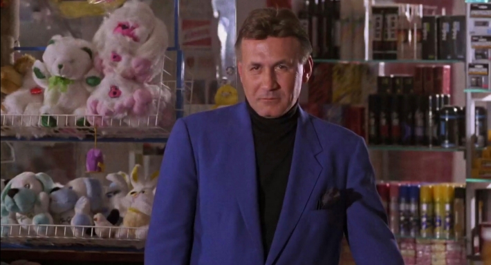 الفنان الراحل عزت أبو عوف