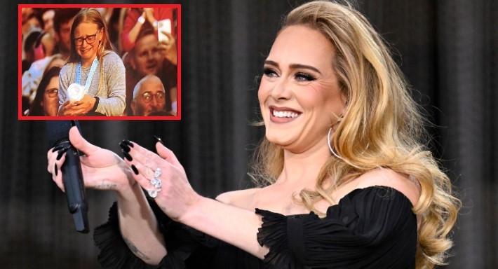 أديل تبكي طفلة بعد أن أهدتها هدية في حفلها الأخير (فيديو)