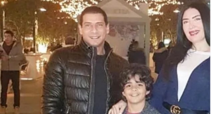 عبير صبري وشقيقها وابنه