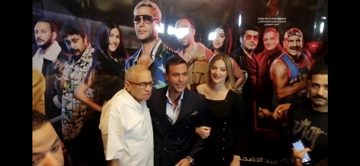 محمد إمام وزوجته مع المنتج أحمد السبكي