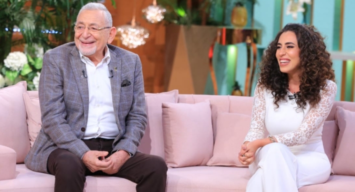 منة عدلي القيعي ووالدها