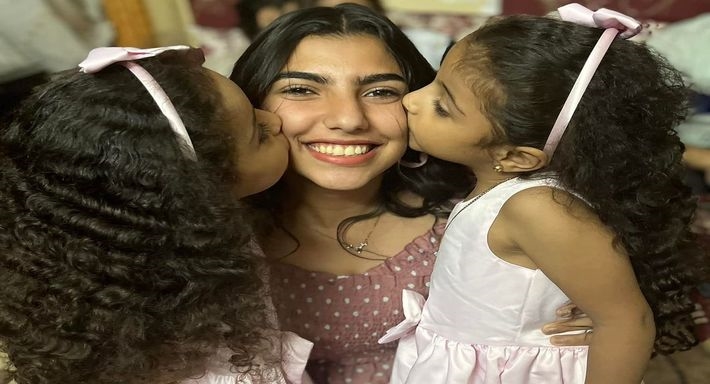 ميريتيا عماد مع أقاربها الراحلين