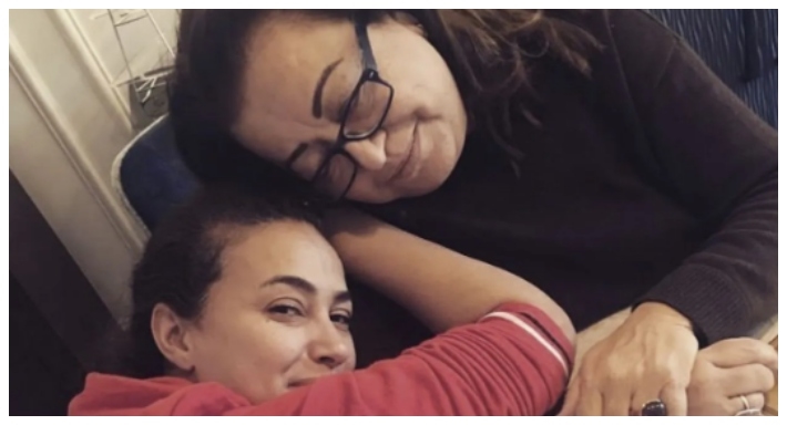 هند صبري ووالدتها