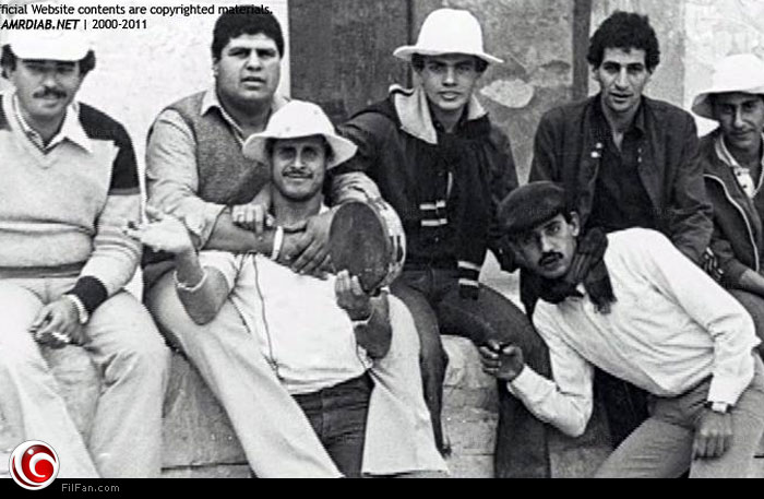 عمرو دياب مع أصدقاء الشباب