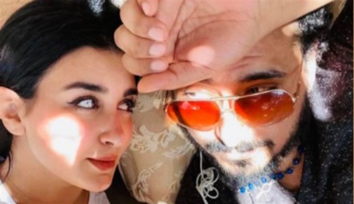 إسلام حافظ وجيهان خليل