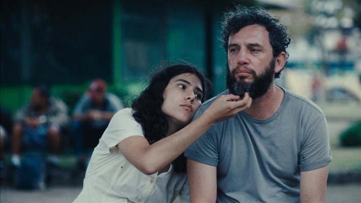 صورة من فيلم لدي أحلام كهربائية