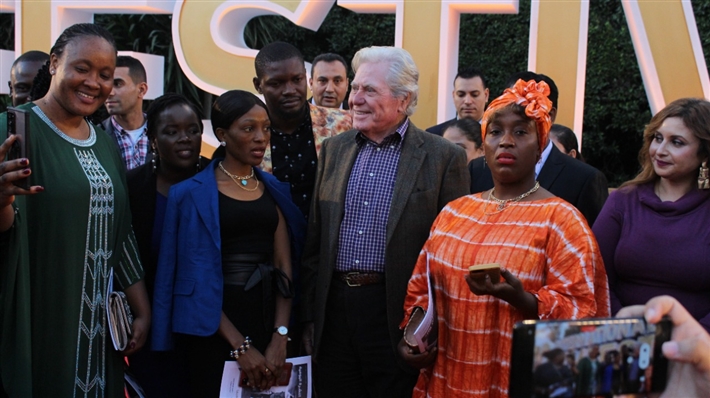 وفد الضيوف الأفارقة مع حسين فهمي