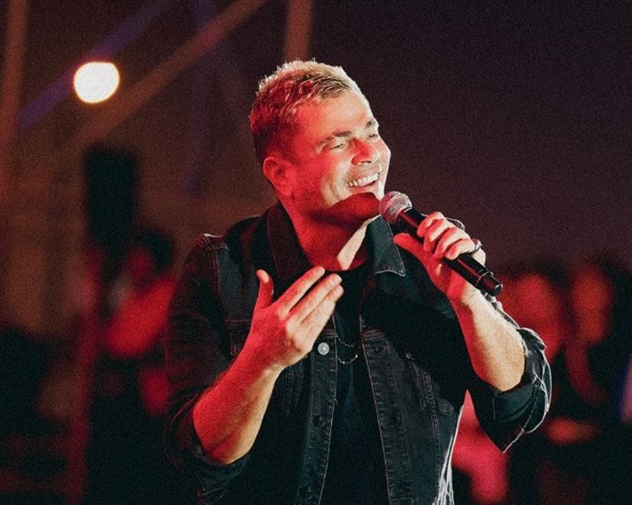 عمرو دياب في الحفل