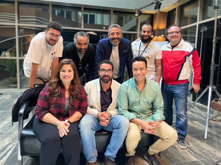 أسرة برنامج يلا نتكلم