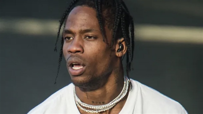 ترافيس سكوت مطلوب من شرطة نيو يورك بسبب اعتدائه على رجل