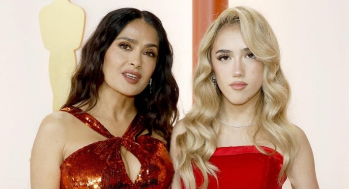 سلمى حايك وابنتها