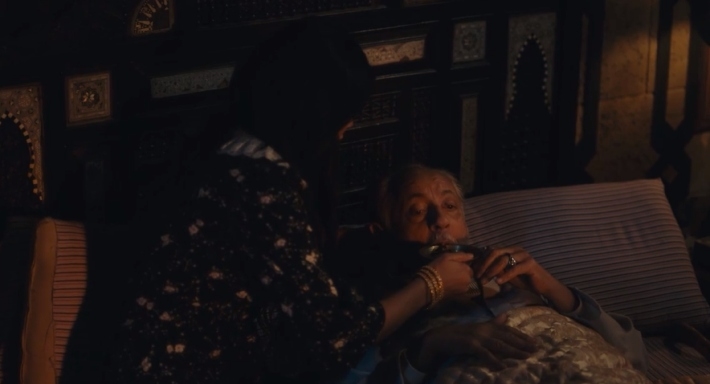 عبد العزيز مخيون ومها نصار في مشهد من سوق الكانتو