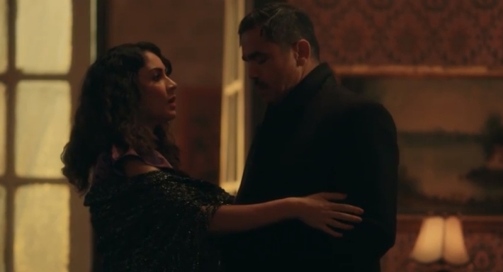 أمير كرارة وندى موسى في مشهد من سوق الكانتو