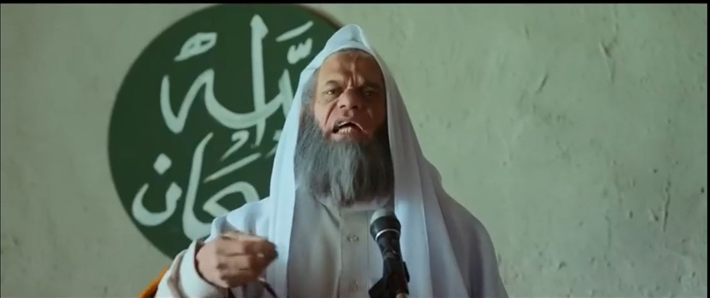 الشيخ يثير غضب المصليين في حضرة العمدة