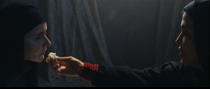 جومانا مراد ونيللي كريم في عملة نادرة