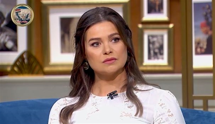 يسرا اللوزي