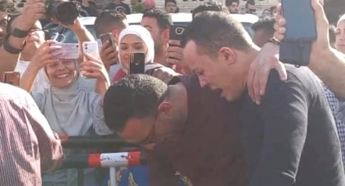 صورة من جنازة الفنان مصطفى درويش