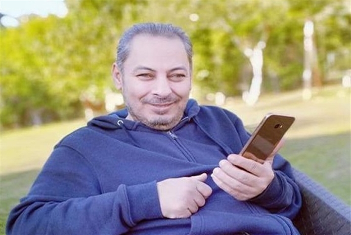 الشاعر الغنائي أيمن الطويل