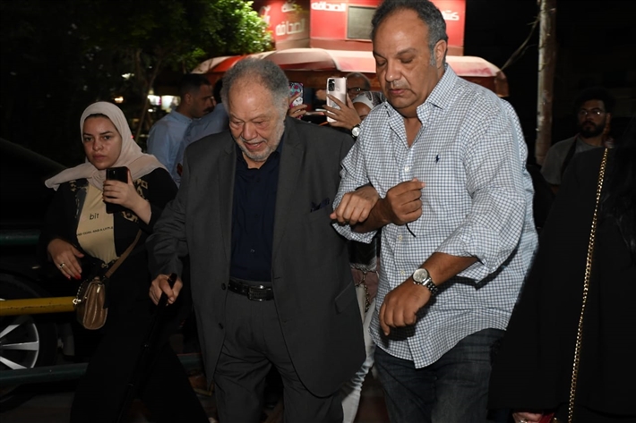 يحيى الفخراني في عزاء شقيق كريم أبو زيد