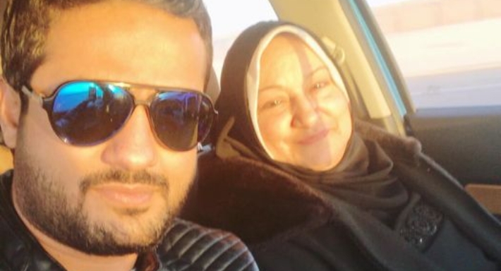 أحمد قنديل ووالدته