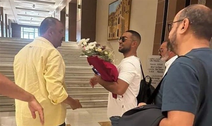 أحمد سعد لحظة وصوله تونس