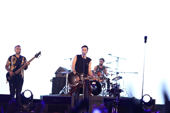 صورة من الحفل لفريق كايروكي