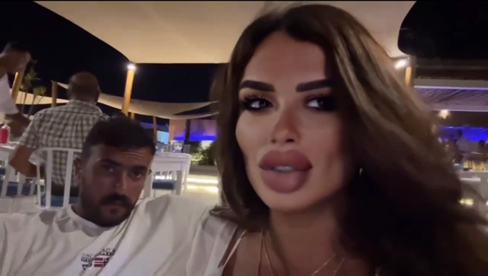 ياسمين عبد العزيز وأحمد العوضي