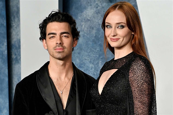 صوفي تيرنر وجو جوناس