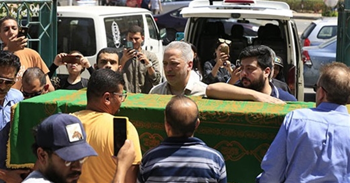 جنازة والدة الإعلامي تامر أمين