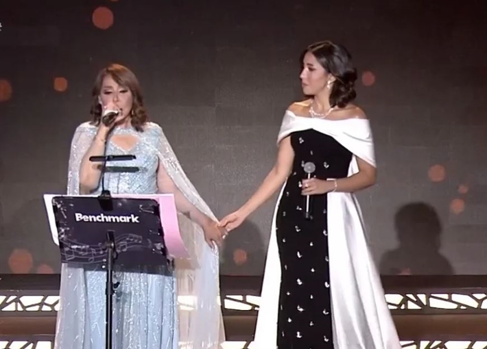 عفاف راضي وابنتها