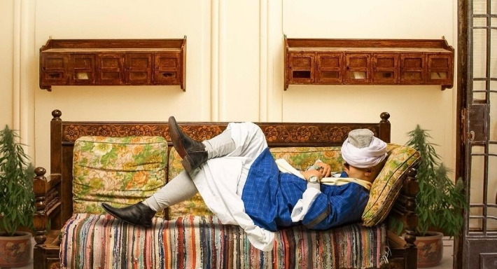 حاتم صلاح على الملصق الدعائي لمسلسل على باب العمارة