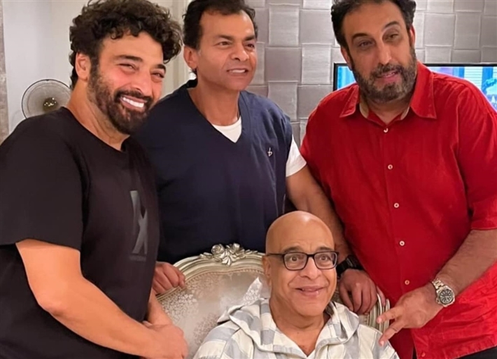 حسام حسني ومحمد محيي وحميد الشاعري مع عنتر هلال
