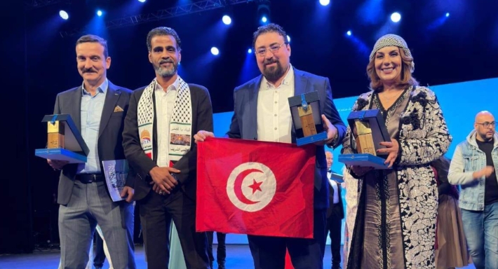 فريق عمل كل سنة مرة