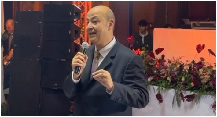 عمرو أديب في حفل الزفاف