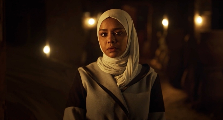 أسماء أبو اليزيد في مشهد من بطن الحوت