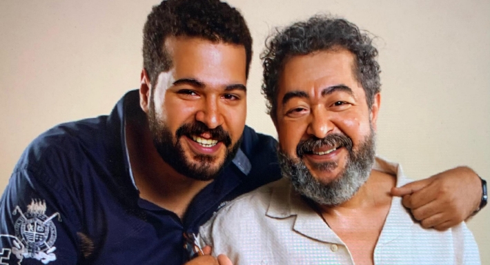 طارق عبد العزيز وابنه معتصم