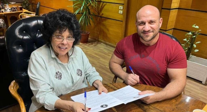 أحمد مكي وإسعاد يونس