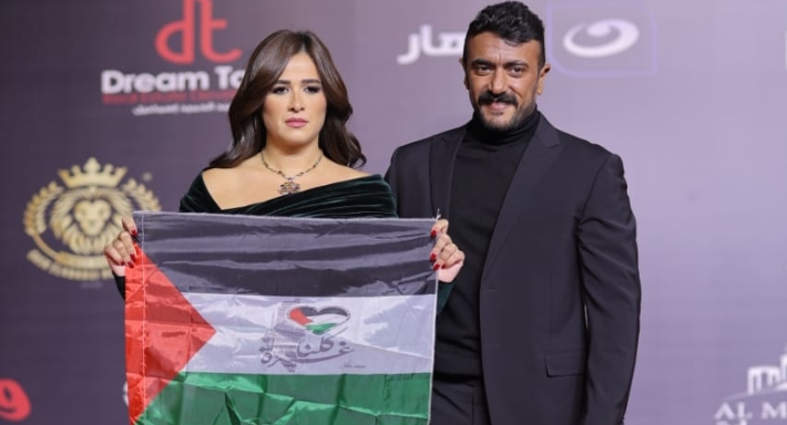 ياسمين عبد العزيز وأحمد العوضي