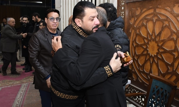 مصطفى كامل وحلمي عبد الباقي أثناء تقديمهما واجب العزاء