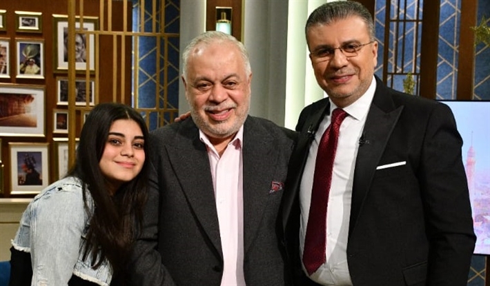 أشرف زكي وابنته مع عمرو الليثي