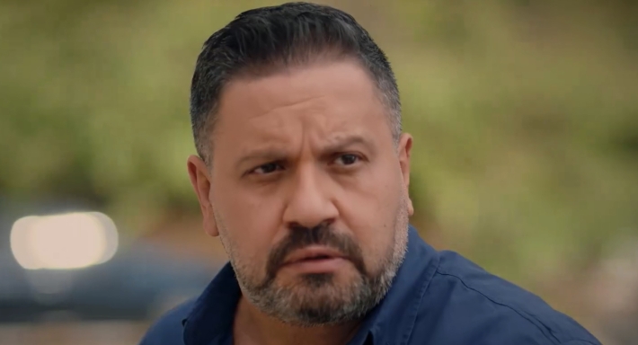 إدوارد في مشهد من حكاية خيال علمي