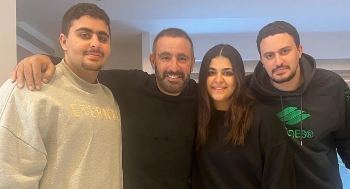 أحمد السقا وأولاده