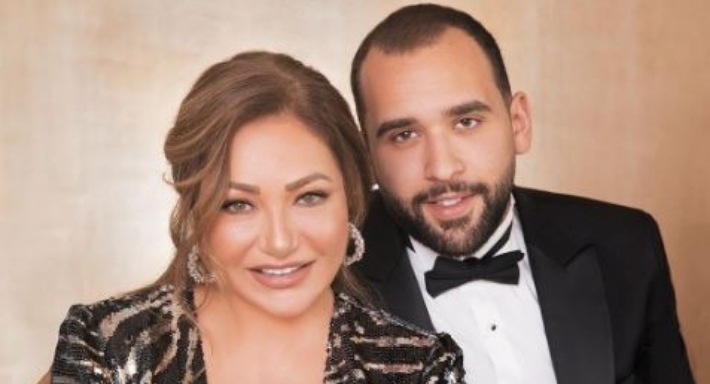 ليلى علوي وابنها خالد