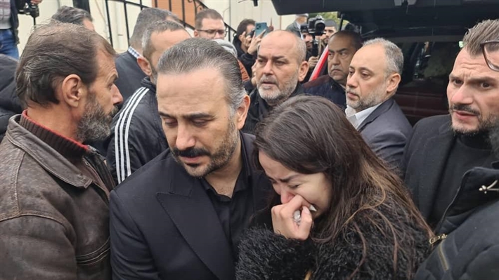 قصي خولي وشقيقته