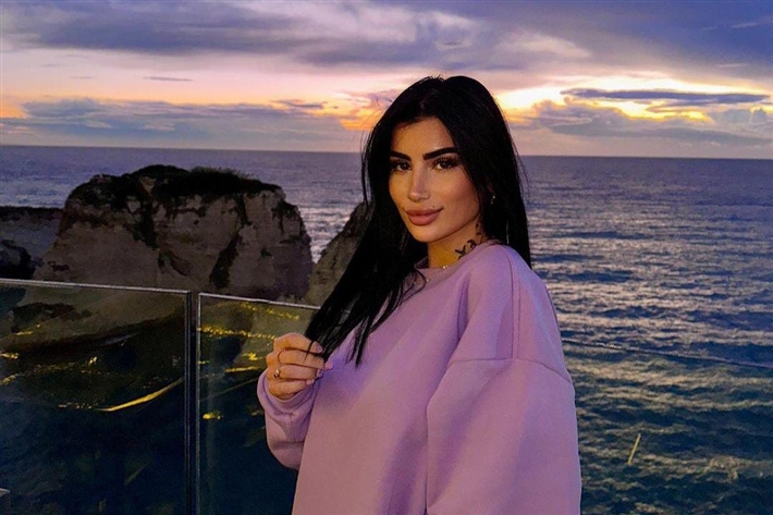 عارضة الأزياء كاتريكسا أيوب