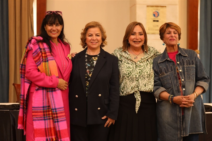 الفنانة تيسير فهمي، والفنانة سحر رامي، والمخرجة الكبيرة شويكار خليفة والمخرجة عزة الحسيني